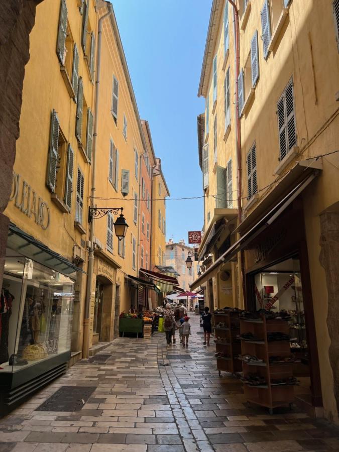 Studio Hyeres -Rue Pietonne Climatisation Lit 160 Tout Equipe - Sabrina Εξωτερικό φωτογραφία